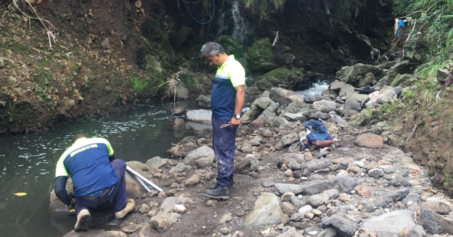 Involvement of local stakeholders during the installation and operation of a hydrological monitoring network
